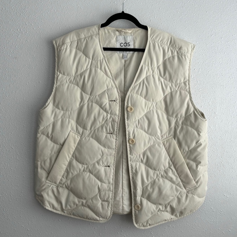 COS V-neck Oversized Quilted Down Vest in White (Missing 1 Button)
